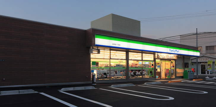 ファミリーマート出来庭六丁目店